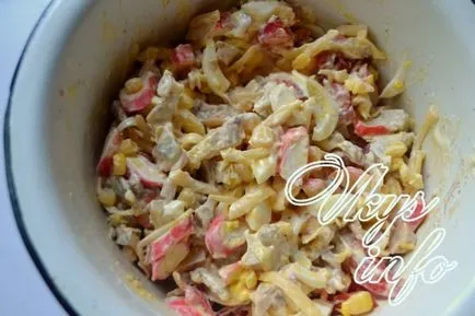 Cleopatra saláta csirkével és rák botok recept fényképpel (saláta) Cleopatra saláta csirkével és rák ragaszkodik recept egy fotó