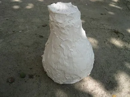 Kerti figurák a kezüket