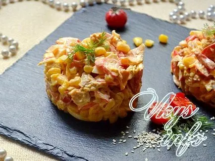 Cleopatra saláta csirkével és rák botok recept fényképpel (saláta) Cleopatra saláta csirkével és rák ragaszkodik recept egy fotó