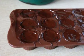 Csokoládés cukorkák kezüket 1