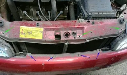 Eltávolítása az első lökhárító Lada Kalina (reverz) Az elülső lökhárító Lada Kalina