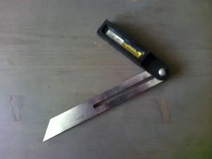 Tippeket, mint vágott sarok lábazatok mennyezet és a padló, valamint felhasználásának és gérvágó doboz (cut) Tanácsot, hogyan kell vágni a sarokban a padló és a mennyezet díszlécek, valamint azt, hogyan kell használni a gérvágó doboz és