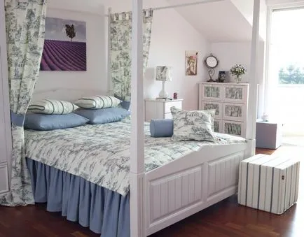 Hálószoba a tetőtérben szokatlan ötleteket, design, fotók enteriőrök (a tetőtérben) Hálószoba a tetőtérben szokatlan ötleteket, design, belső képek