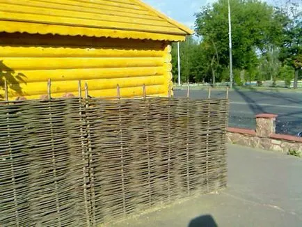 A kerítés kezével - az iskola épületében készség (építőipar) A kerítés kezével - az iskola épületében készség