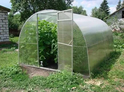Greenhouse polikarbonát saját kezébe az alapítvány szerelés, fűtés (a) Greenhouse polikarbonát saját kezébe az alapítvány szerelés, fűtés