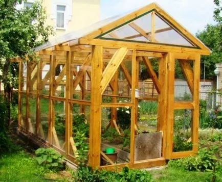 Greenhouse fából kezük rajz a fa és polikarbonát, hogyan kell felépíteni egy üvegház keretét, fotó