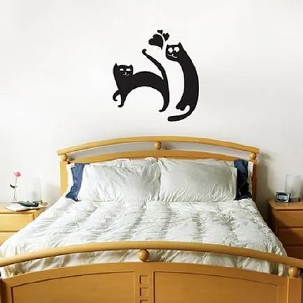 Stencil macska a falon
