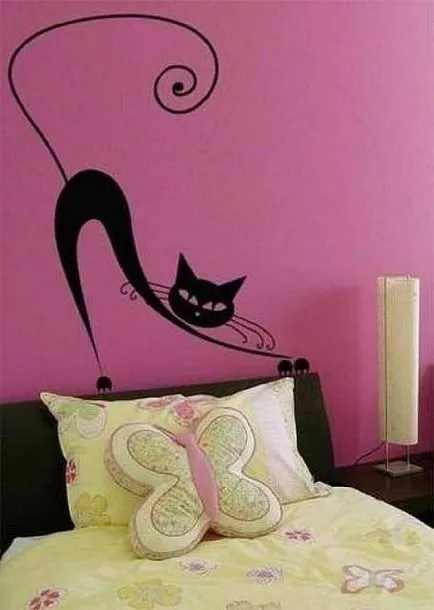 Stencil macska a falon