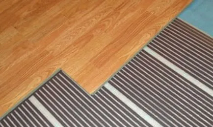 Szóló, a laminált a fa padló, az épület portál (stack) Szóló, a laminált parkettás, épület portál