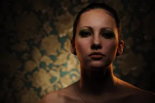 Tanulság arc retusálás által Pipko Aleksandra (fő) Tanulság arc retusálás által Pipko Aleksandra