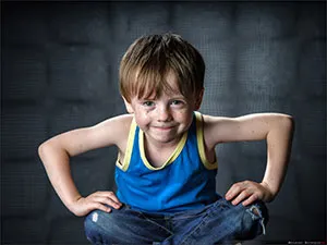 A figyelem a fiúk hogyan kell emelni ezt a férfit; különösen az oktatás, a fia (emelni) A figyelem a fiúk hogyan kell emelni ezt a férfit; különösen az oktatás a fiát