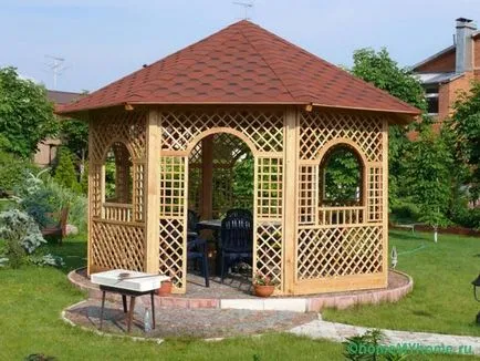 Fa pavilon a kezüket