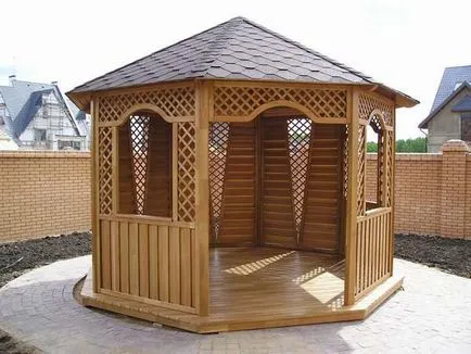 Fa pavilon a kezüket
