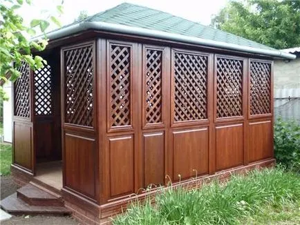Fa pavilon a kezüket