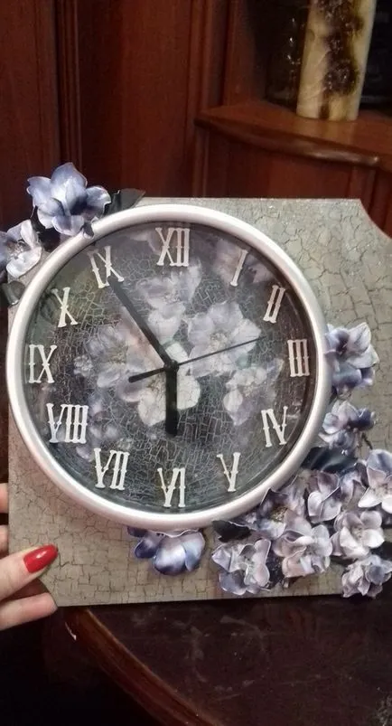 Mesterkurzus óra decoupage Mesterkurzus óra decoupage