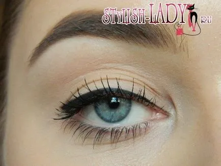 Make-up arrow