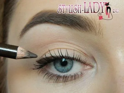 Make-up arrow