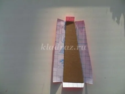 Készíts egy keret kartonból kezük Készíts egy keret kartonból kezük