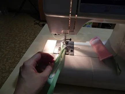 Fejlődő szőnyeg a gyermek kezét