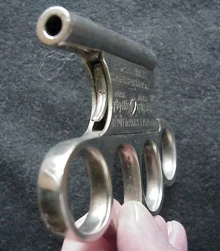 Knuckles, mint egy közelharci fegyver