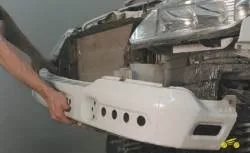 Hogyan lehet eltávolítani a lökhárítót a Chevrolet Niva Hogyan lehet eltávolítani a lökhárítót a Chevrolet Niva