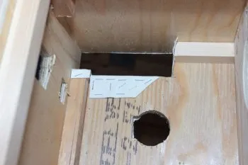 Ház az oszlopot a kezét