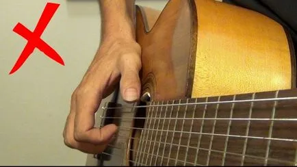 Hogyan kell játszani egy akkordot a gitáron