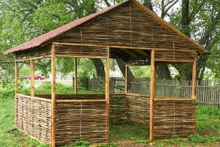 Fa pavilon a kezüket
