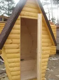 WC típusú sátor kezük