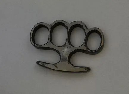 Knuckles, mint egy közelharci fegyver