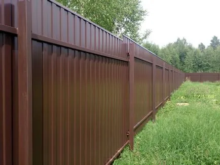 Kerítések a fémlemezek saját kezűleg Kerítések a fémlemezek saját kezűleg