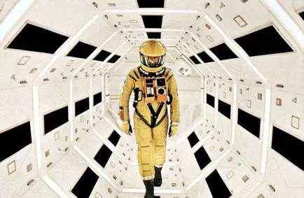 A Space Odyssey, mint