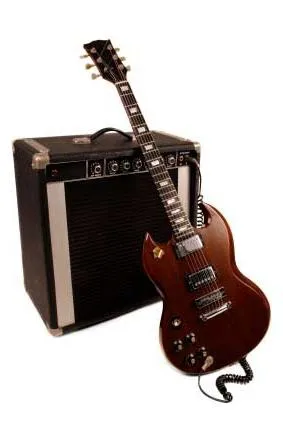 Hiszen készült gitár
