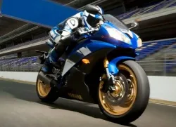 Hogyan juthat folytak egy moped Hogyan juthat folytak egy moped