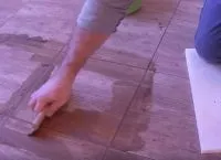 Hogyan tegyük egy cserép a fa padló