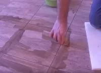 Hogyan tegyük egy cserép a fa padló