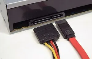 Hogyan lehet csatlakozni az előlapon, USB, audio és video kártya, a tápegység az alaplap,