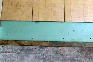 Hogyan tegyük egy cserép a fa padló, hogy hosszú ideig tart