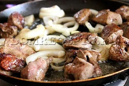 Hogyan megsütjük sertésmáj hagymás - egy egyszerű recept fényképpel (JSZK) Hogyan megsütjük sertésmáj hagymás - egy egyszerű recept a fotó