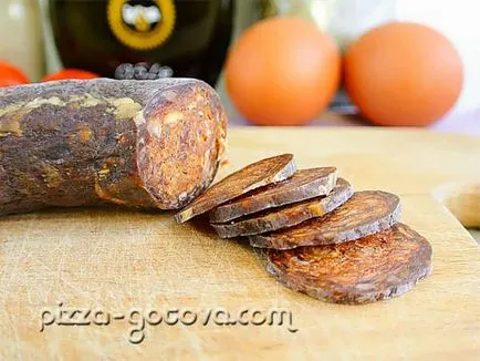 Főzni egy omlett paradicsommal és kolbásszal - egy recept fotó (paradicsom) Főzni egy omlett paradicsommal és kolbásszal - egy recept egy fotó