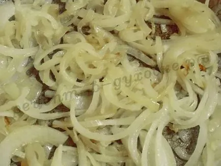 Főzni ravioli tejszínes mártással a kemencében (gombóc kemencében sült sajttal) Főzni ravioli tejszínes mártással a sütőben