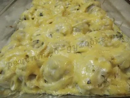 Főzni ravioli tejszínes mártással a kemencében (galuska tejföl sütő) Főzni ravioli tejszínes mártással a sütőben