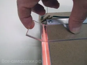 Hogy pontosan kanyar plexi (műanyag) (műanyag) Legegyenletesebben hajlítsa plexi (műanyag)