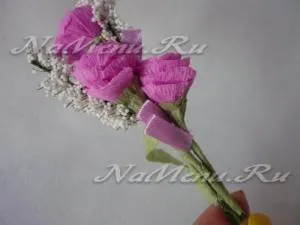 Hogyan készítsünk egy boutonniere a szatén szalagokkal kezük (szatén) Hogyan készítsünk egy boutonniere a szatén szalagokkal kezük