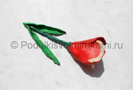 Hogyan készítsünk egy virágot ki gyurmából
