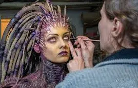Hogyan készítsünk egy cosplay otthon ötletek (feltételek) Hogyan készítsünk egy cosplay otthon tippek