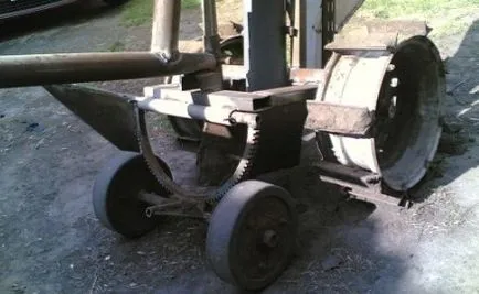 Hogyan készítsünk saját kezűleg Potato a motoblockokhoz (kéz) Hogyan készítsünk saját kezűleg Potato a motoblockokhoz