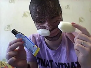 Hogyan készítsünk egy macska maszk saját kezét