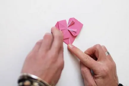Hogyan készítsünk origami szív a rendszer, a mester osztály, video (mindkét oldalán helyezkedik el) Hogyan készítsünk origami szív a rendszer, a master class videók