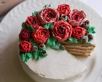 Hogyan készítsünk saját kezét rózsák díszítik a tortát